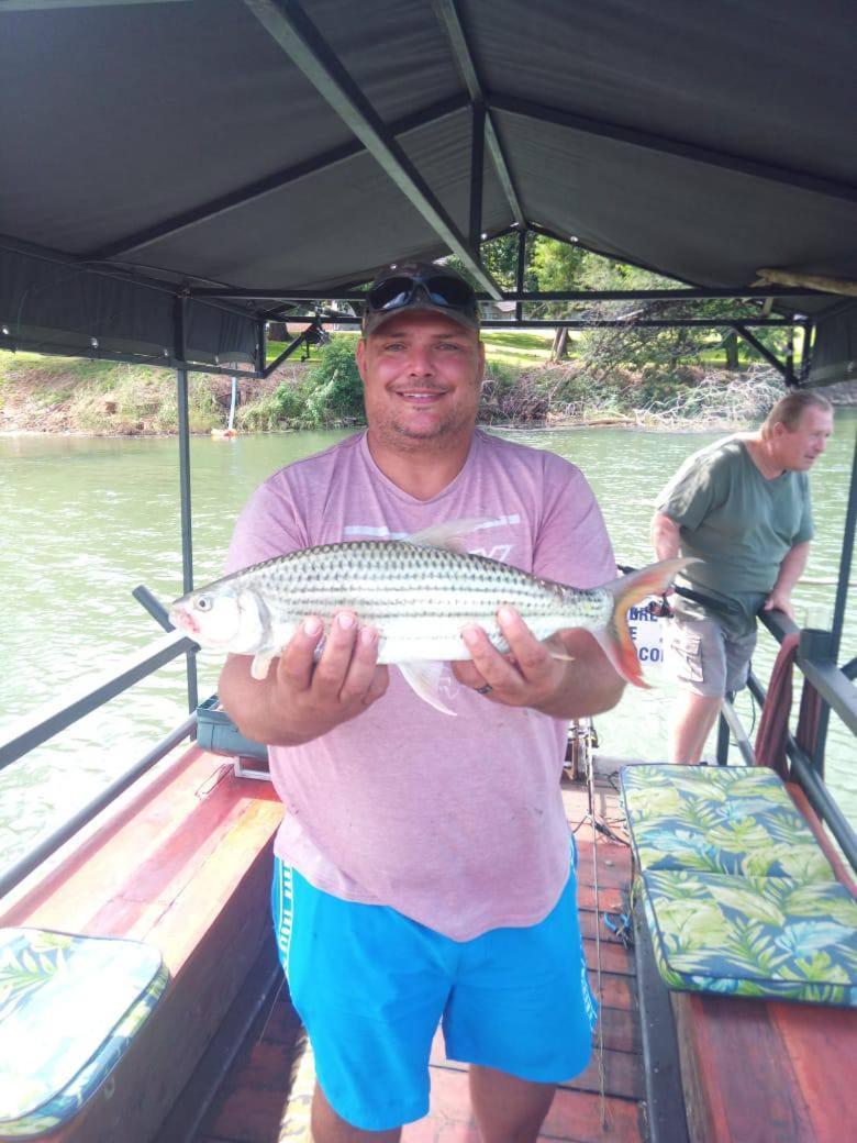 Hippo Retreat & Tiger Fishing Komatipoort Extérieur photo